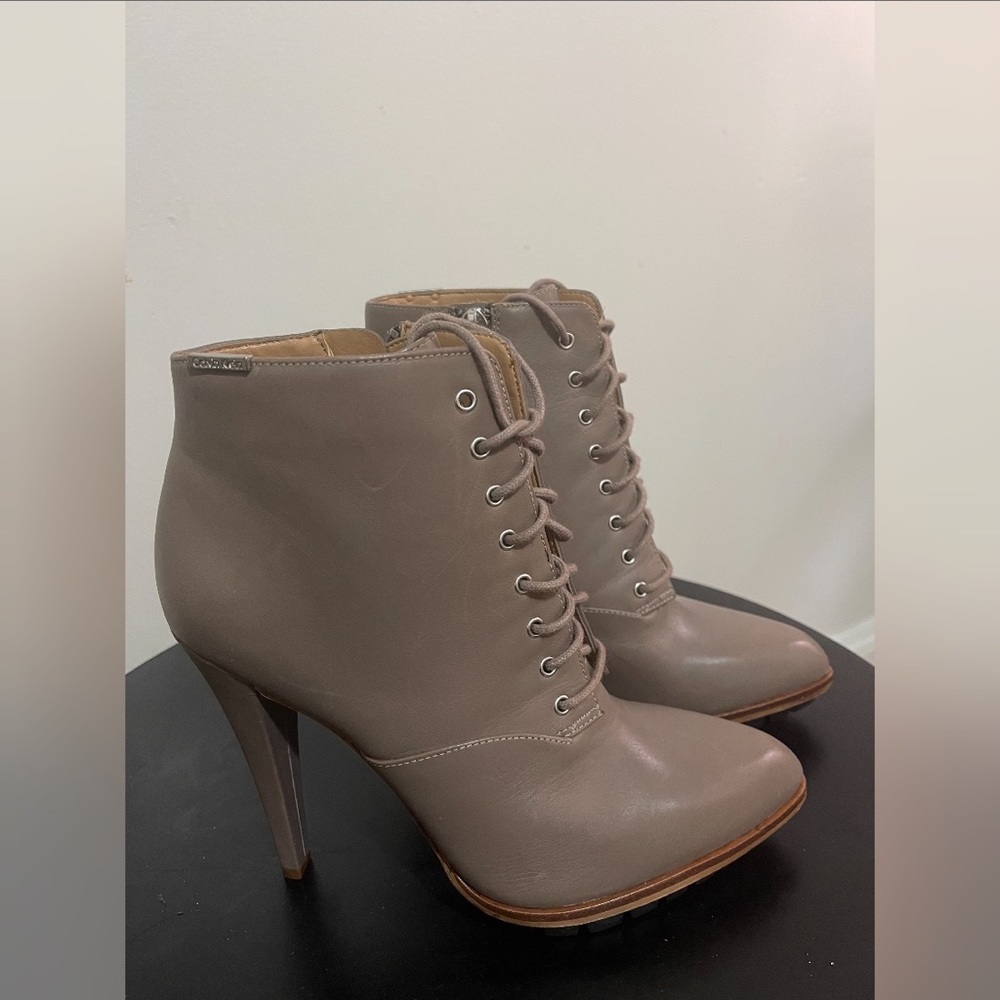 Brand new Calvin Klein boots size 8